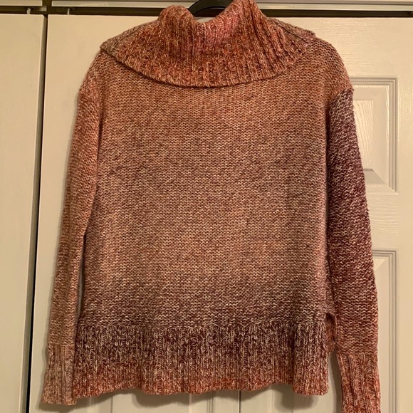 AMERICAN EAGLE, Ombré Knit Cowlneck Sweater, Size Xsmall, EUC - Picture 2 of 7